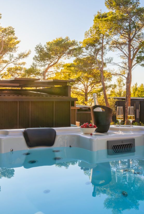 pinadria-premium escape with private jacuzzi-03