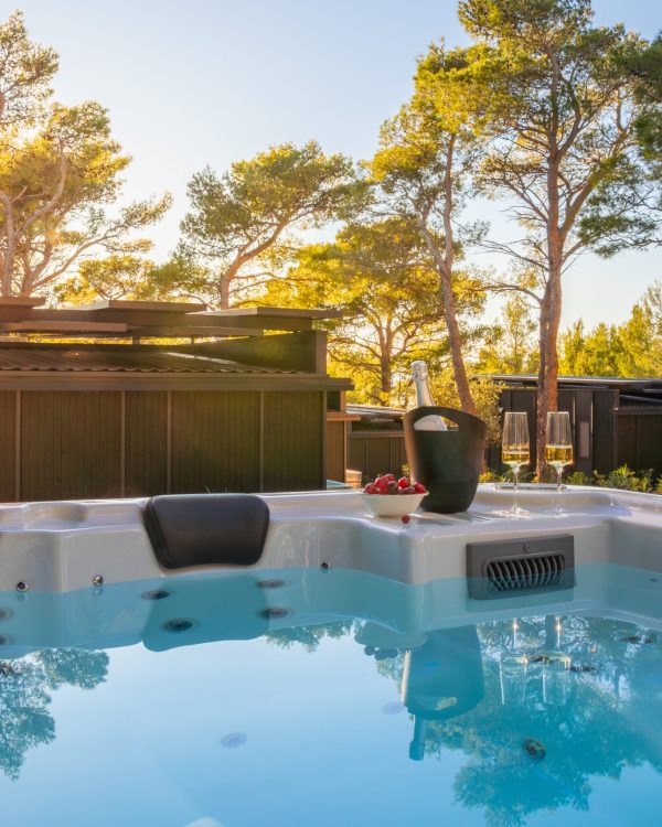 pinadria-premium escape with private jacuzzi-03